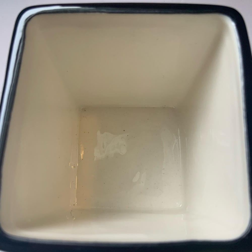 Rae Dunn Focus cube with black rim. - Picture 2 of 5